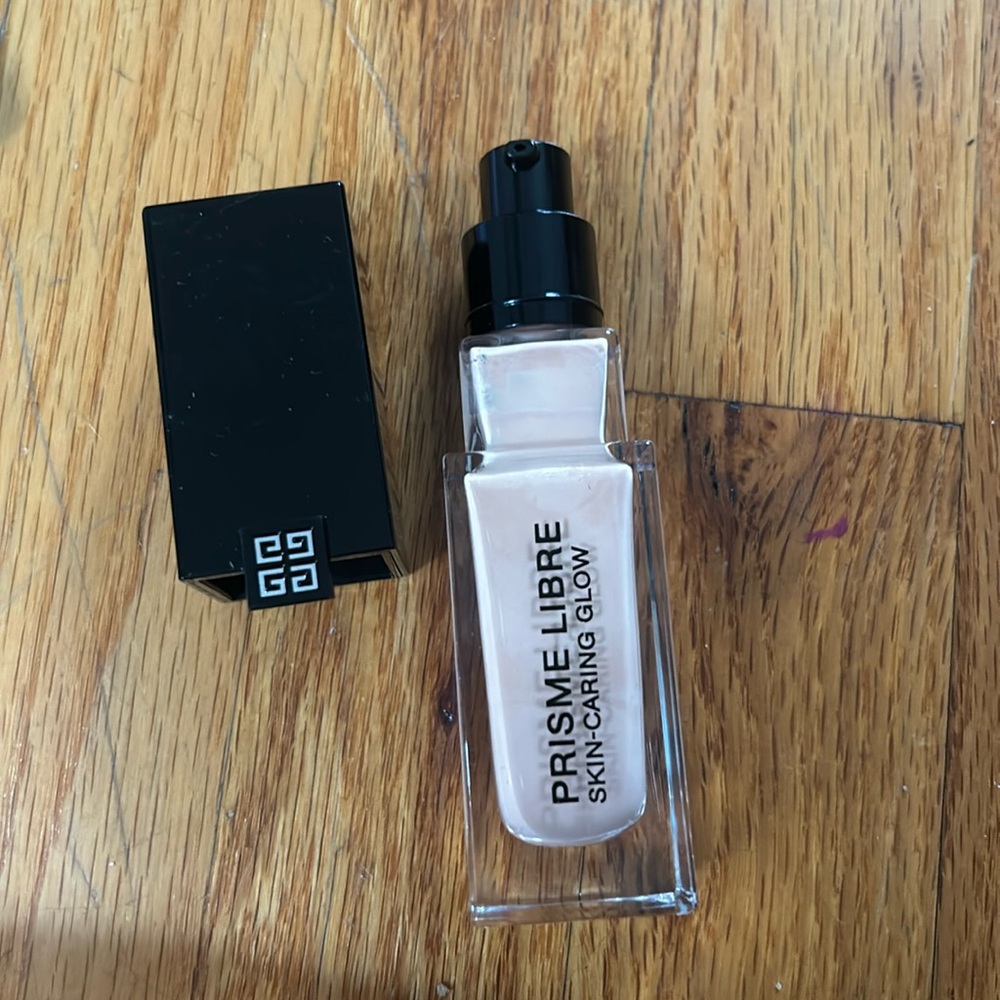 Givenchy prism libre skin caring glow foundation